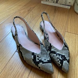 J. Crew flats. Size 8.5. Used. Great snake print 🐍😍